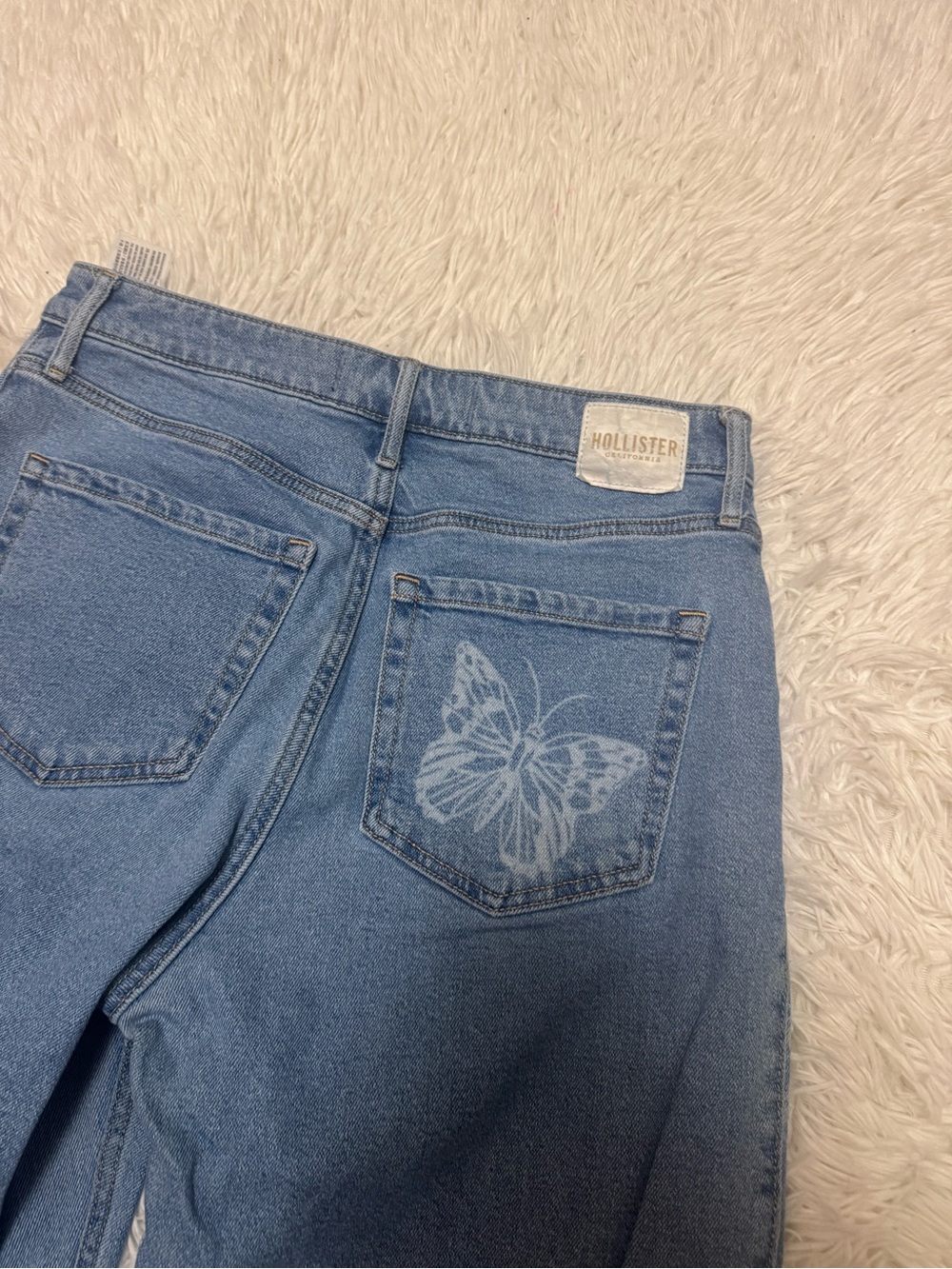 Hollister Light Blue Straight-Leg Jeans with Butterfly Hollister Dad Jean - Picture 5 of 5